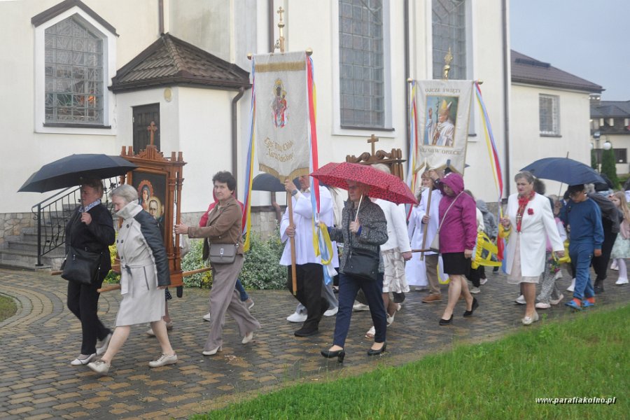 55 Procesja eucharystyczna.jpg